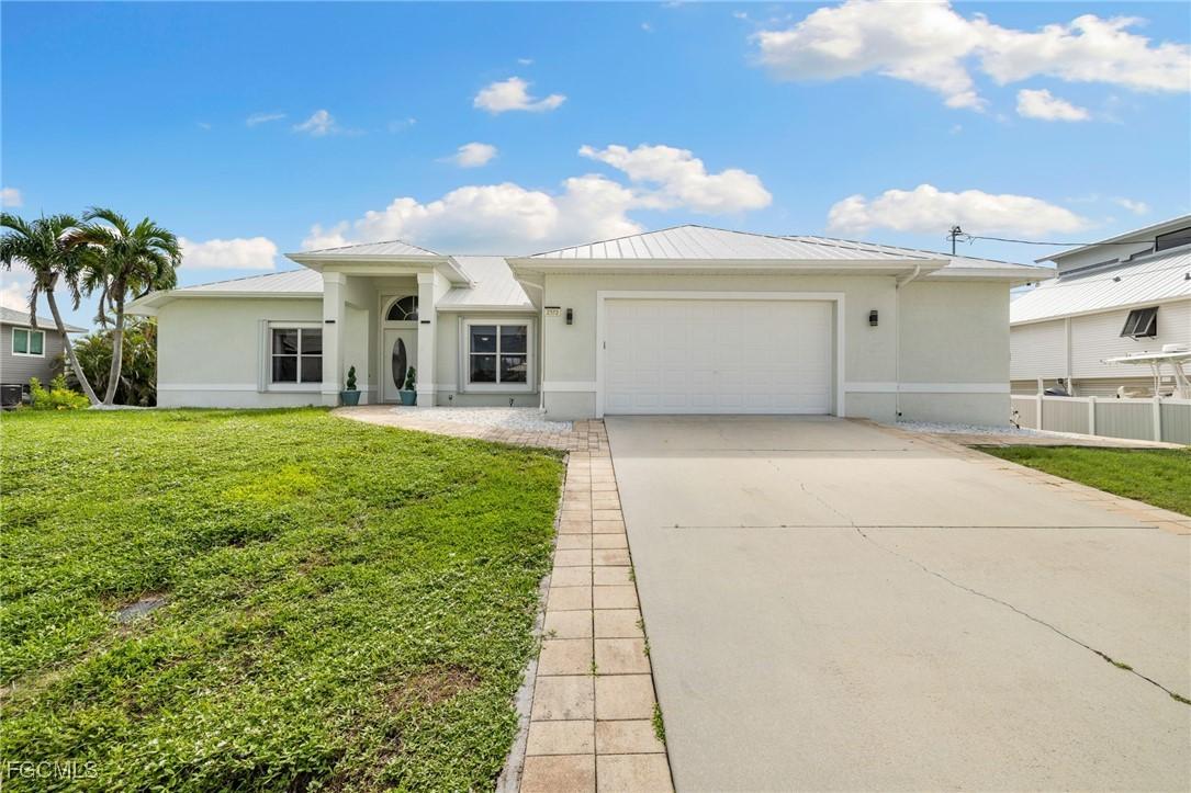 2372 Sycamore St., St. James City, FL 33956