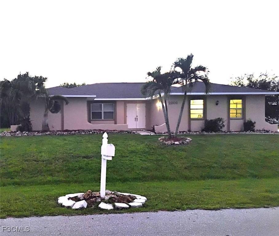 2202 SE 8th Pl., Cape Coral, FL 33990