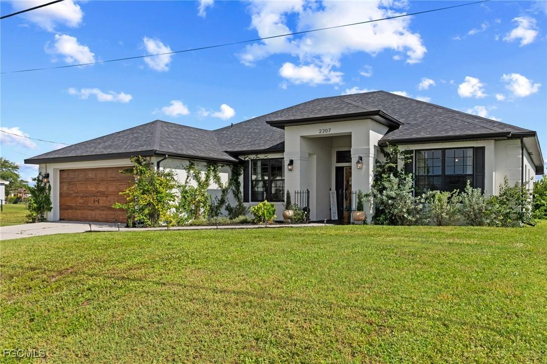 2207 NE 34th Ter., Cape Coral, FL 33909