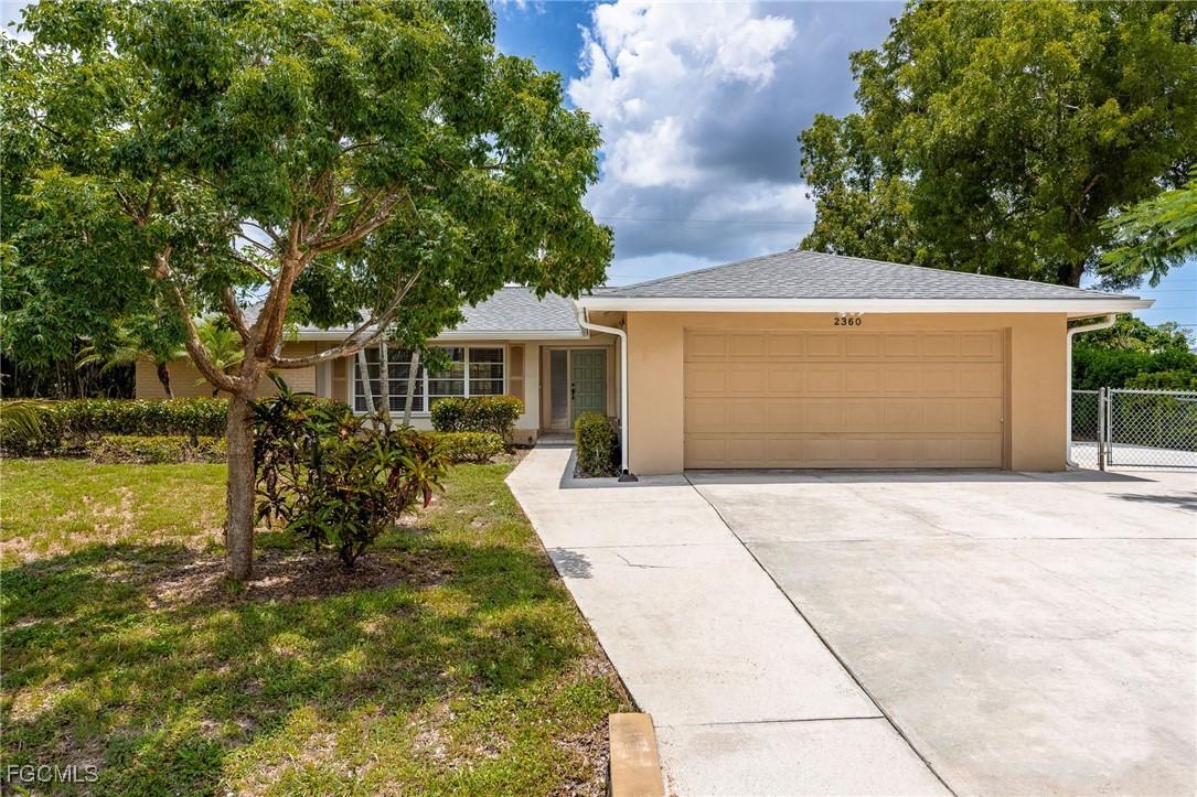 2360 Ephraim Ave., Fort Myers, FL 33907