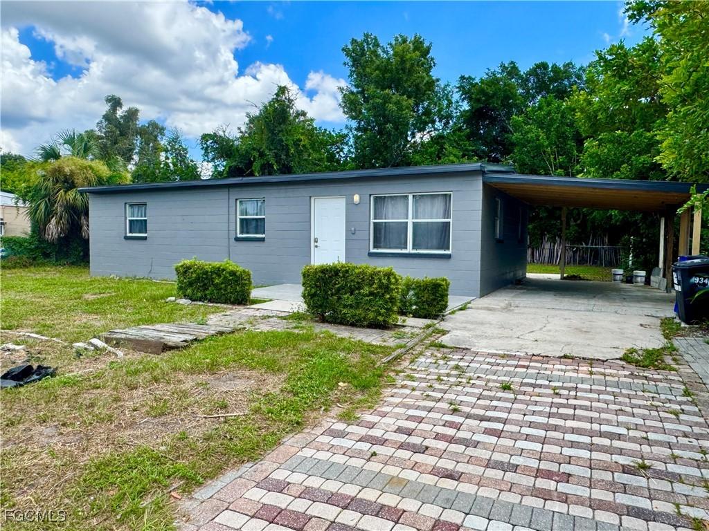 934 Orange Blossom Ln., North Fort Myers, FL 33903