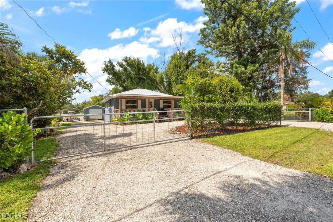 703 Queens Dr., North Fort Myers, FL 33903