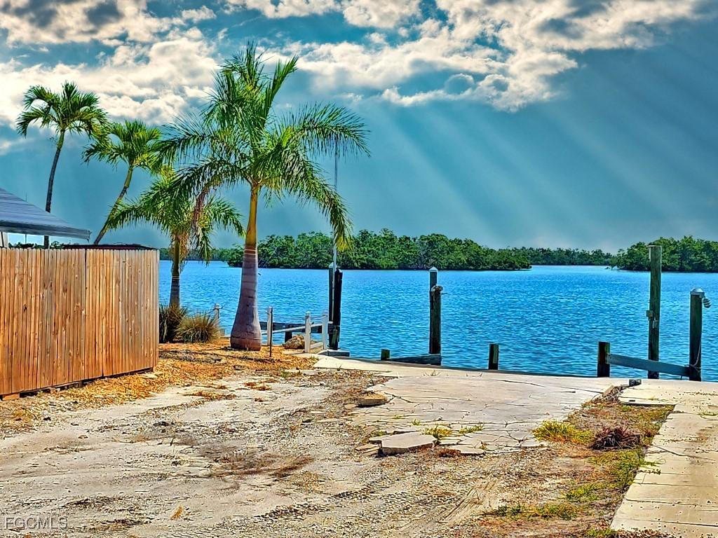 63 Emily Ln., Fort Myers Beach, FL 33931