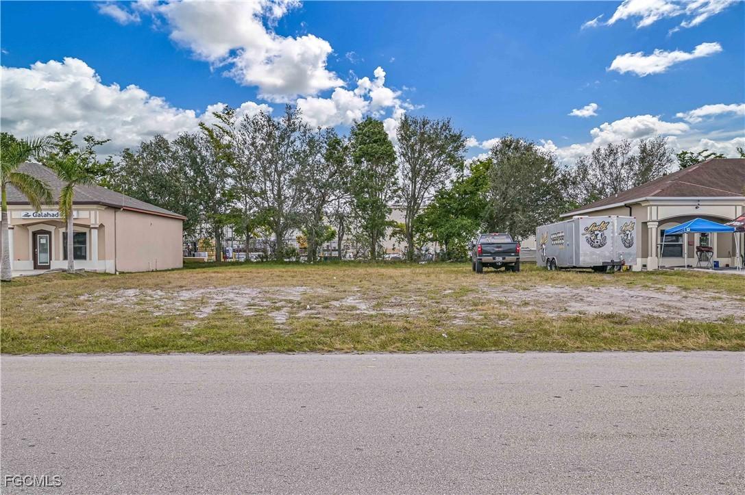 1702 NE 10th Ter., Cape Coral, FL 33909