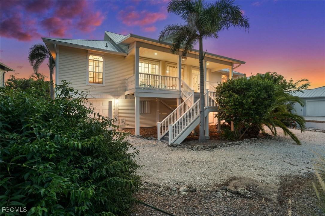 2321 Macadamia Ln., St. James City, FL 33956