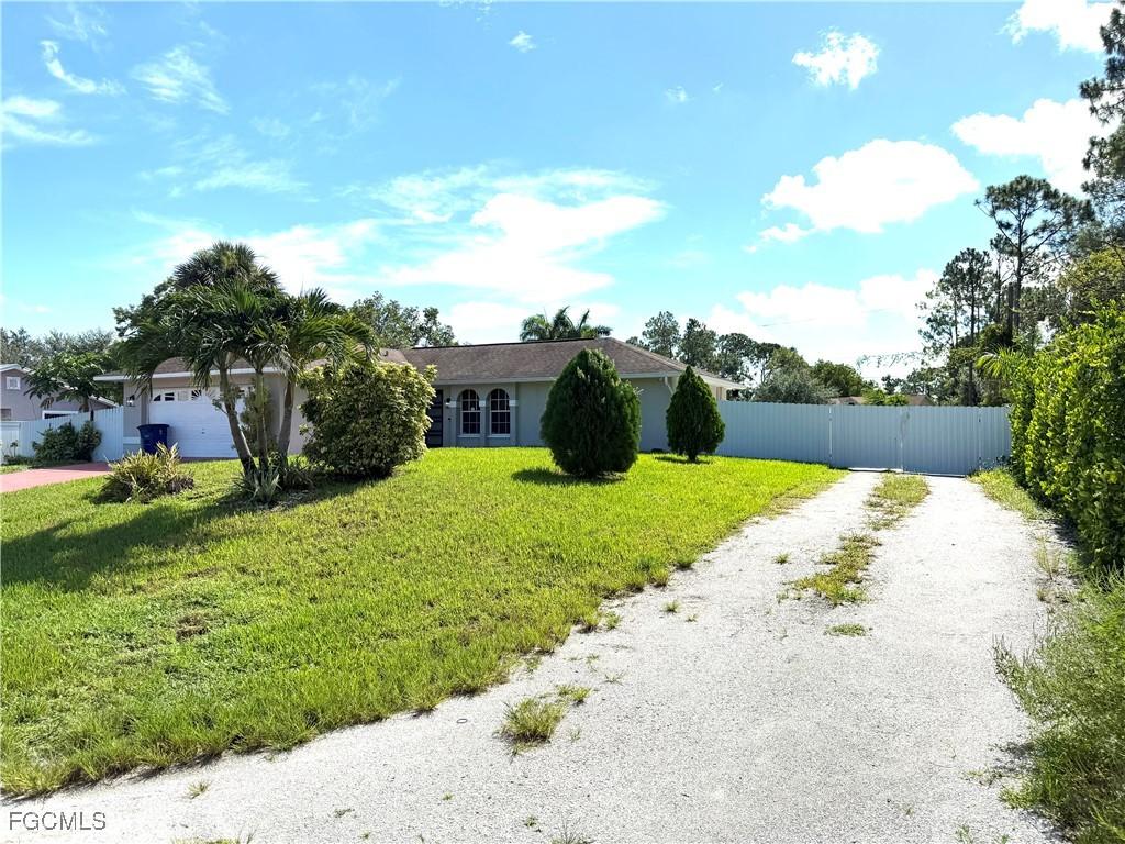 200 Ivan Ave., Lehigh Acres, FL 33971