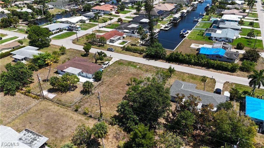 425 Monterey Ave., Cape Coral, FL 33904
