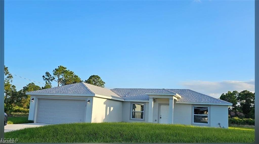 917 Martha Ave., Lehigh Acres, FL 33974