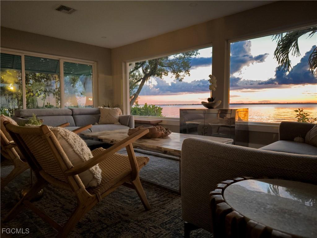 1209 Coconut Dr., Fort Myers, FL 33901