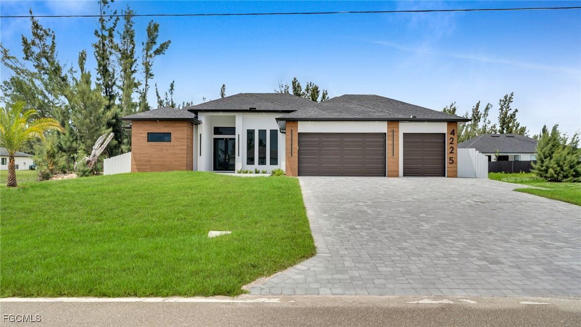 4225 Kismet Pkwy., Cape Coral, FL 33993