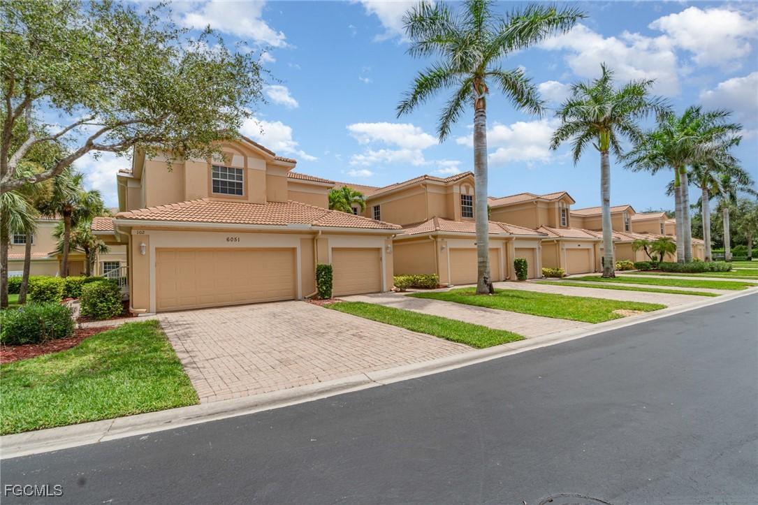 6051 Jonathans Bay Cir. #101, Fort Myers, FL 33908