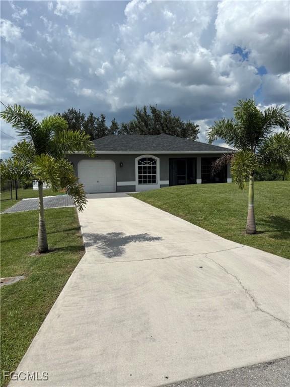 829 Wolverine St., Lehigh Acres, FL 33974