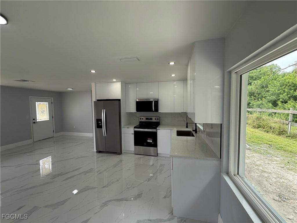 16 Glenmont Dr., North Fort Myers, FL 33917