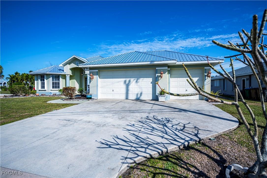 3301 SE 4th Pl., Cape Coral, FL 33904