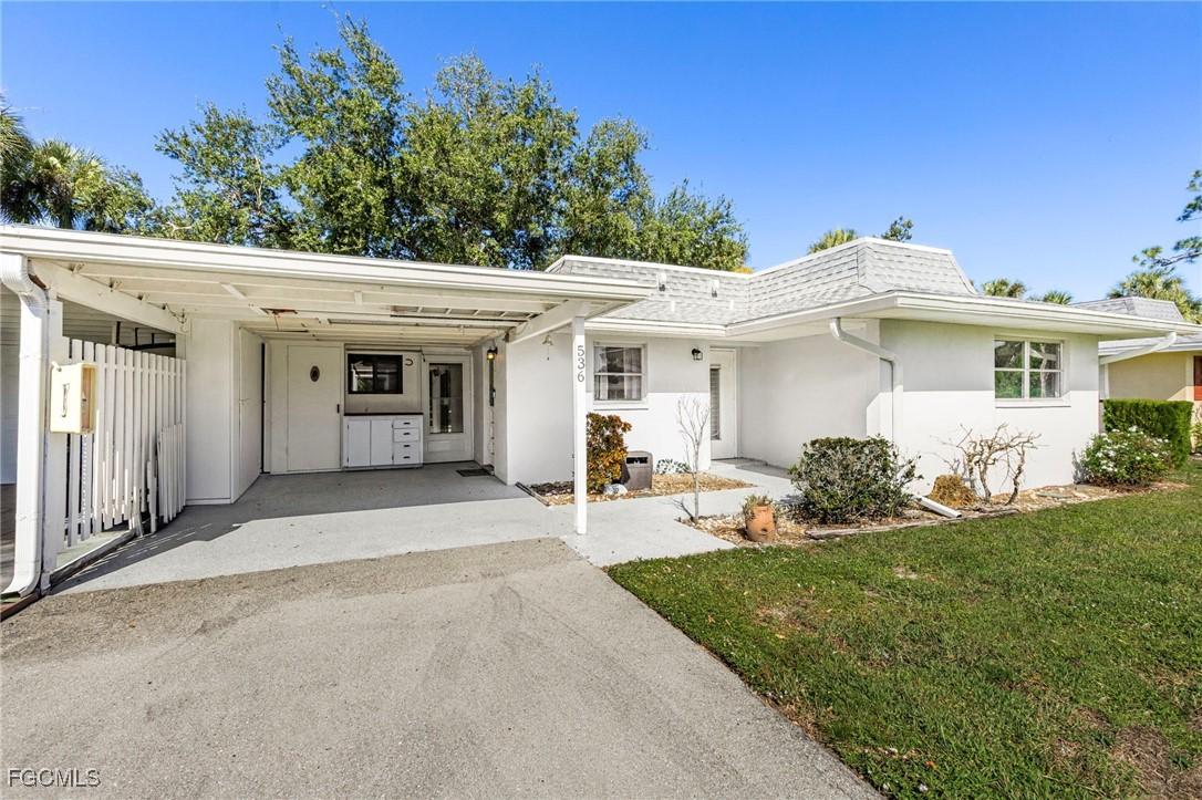536 Pangola Dr., North Fort Myers, FL 33903