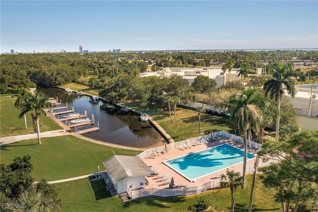 536 Pangola Dr., North Fort Myers, FL 33903