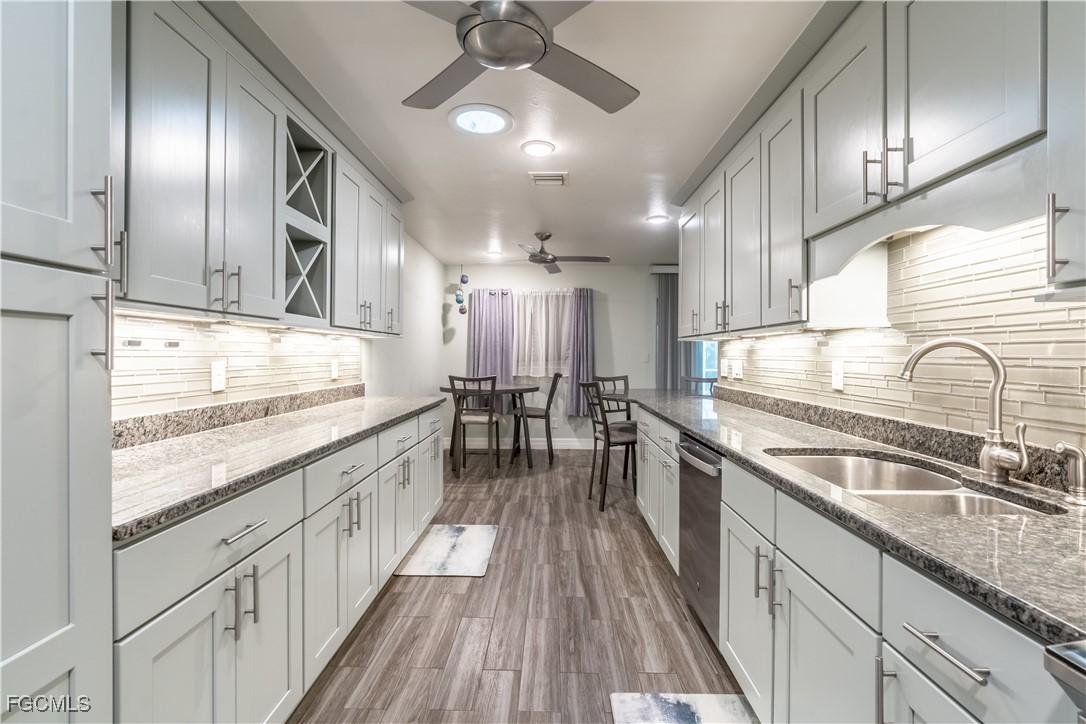 1008 SE 25th Ter., Cape Coral, FL 33904