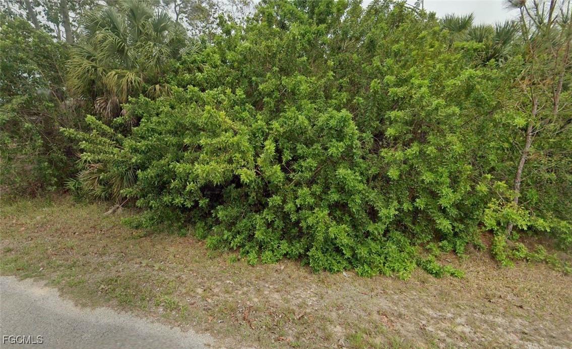 908 Glenn Ave., Lehigh Acres, FL 33972