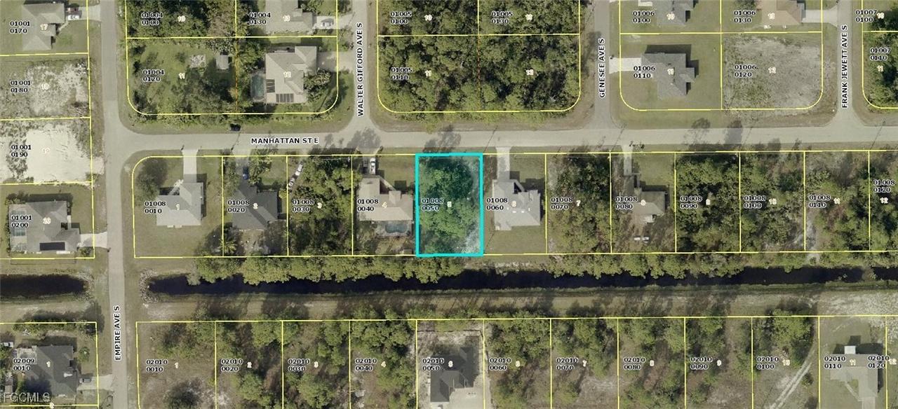 710 Manhattan St., Lehigh Acres, FL 33974