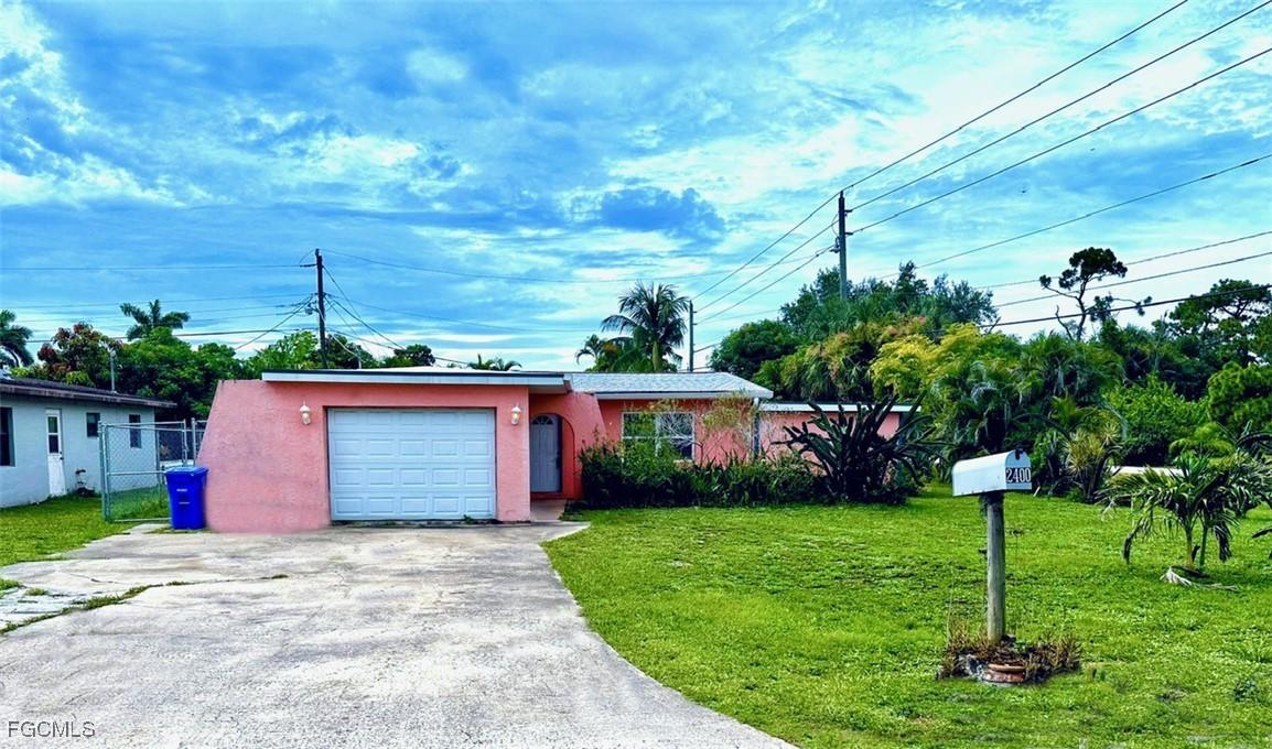 2400 Hunter Ter., Fort Myers, FL 33901