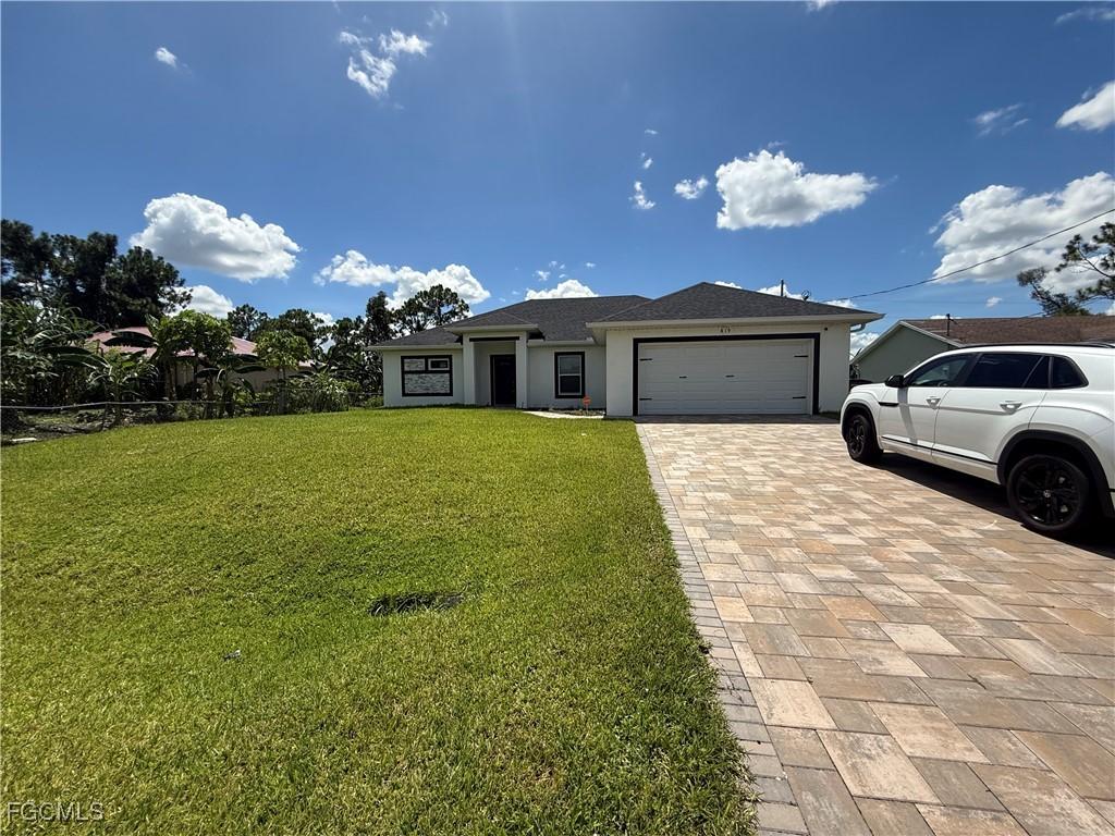 819 Alvin Ave., Lehigh Acres, FL 33971