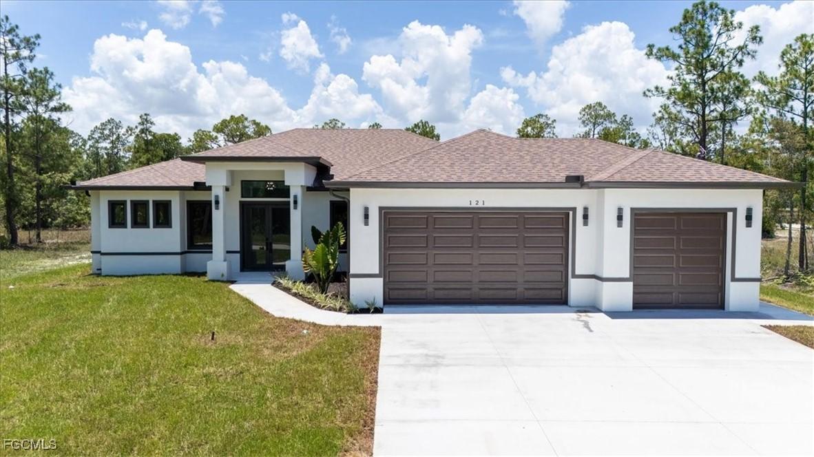 121 Moore Ave., Lehigh Acres, FL 33936