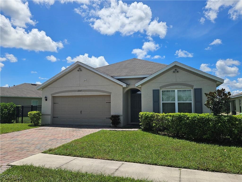 10517 Canal Brook Ln., Lehigh Acres, FL 33936