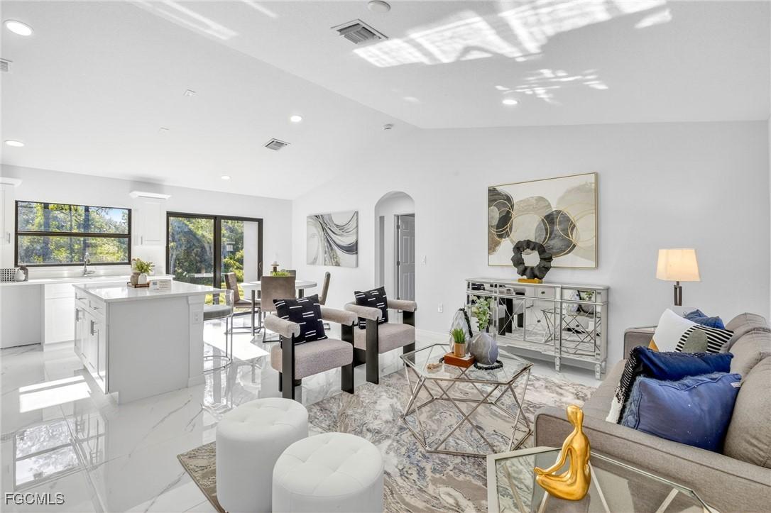 2006 Mcarthur Ave., Alva, FL 33920