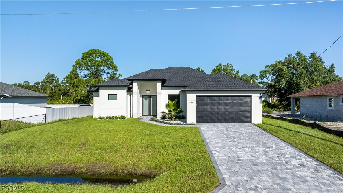 618 Parker Ave., Lehigh Acres, FL 33974