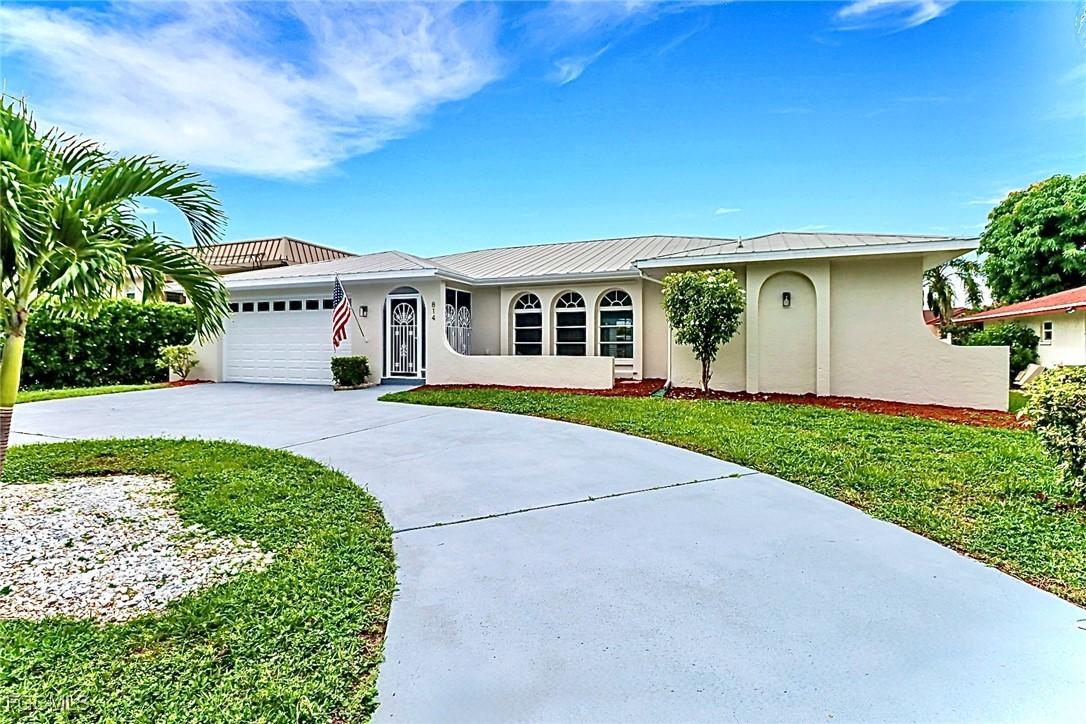 814 Victoria Dr., Cape Coral, FL 33904