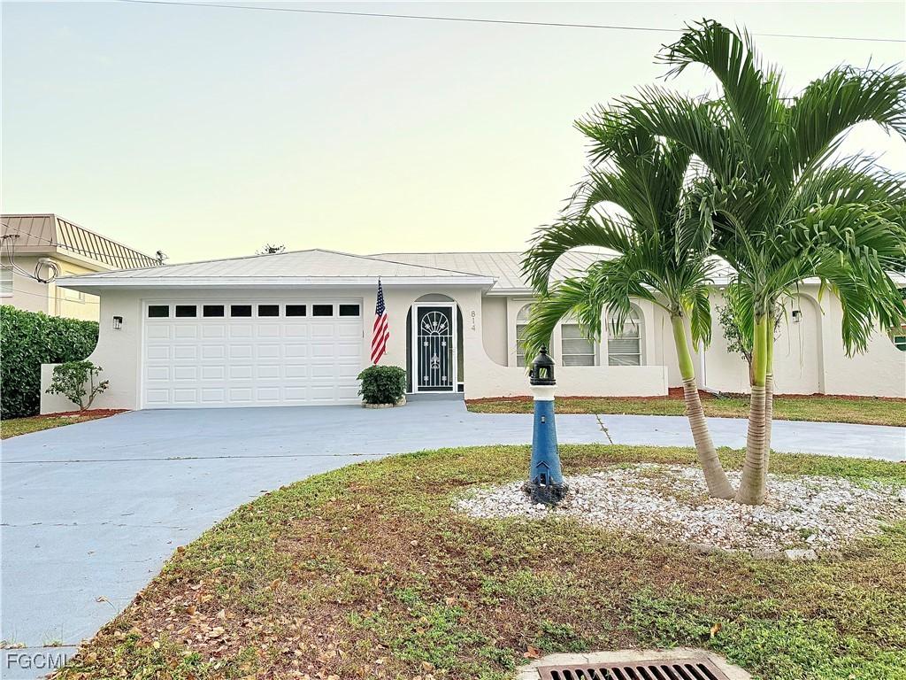 814 Victoria Dr., Cape Coral, FL 33904