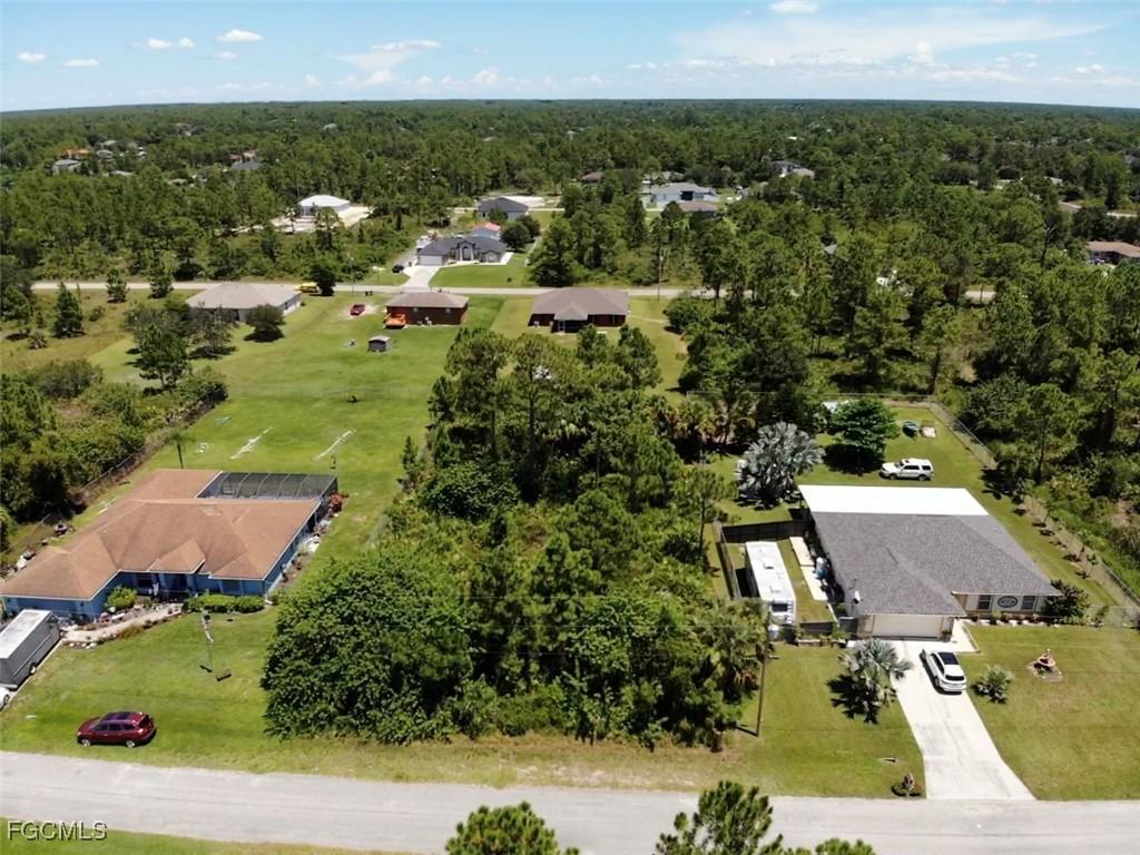 910 Plumosa Ave., Lehigh Acres, FL 33972