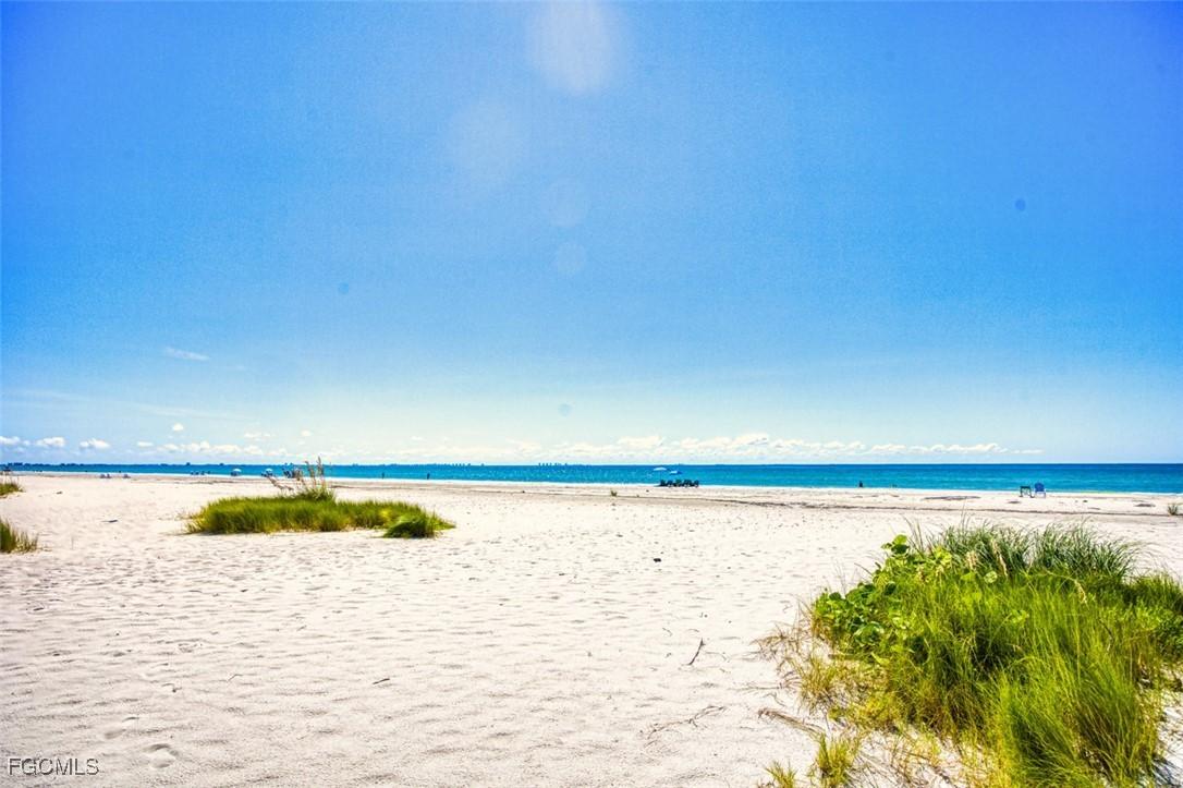 1246 Fulgur St. #207, Sanibel, FL 33957