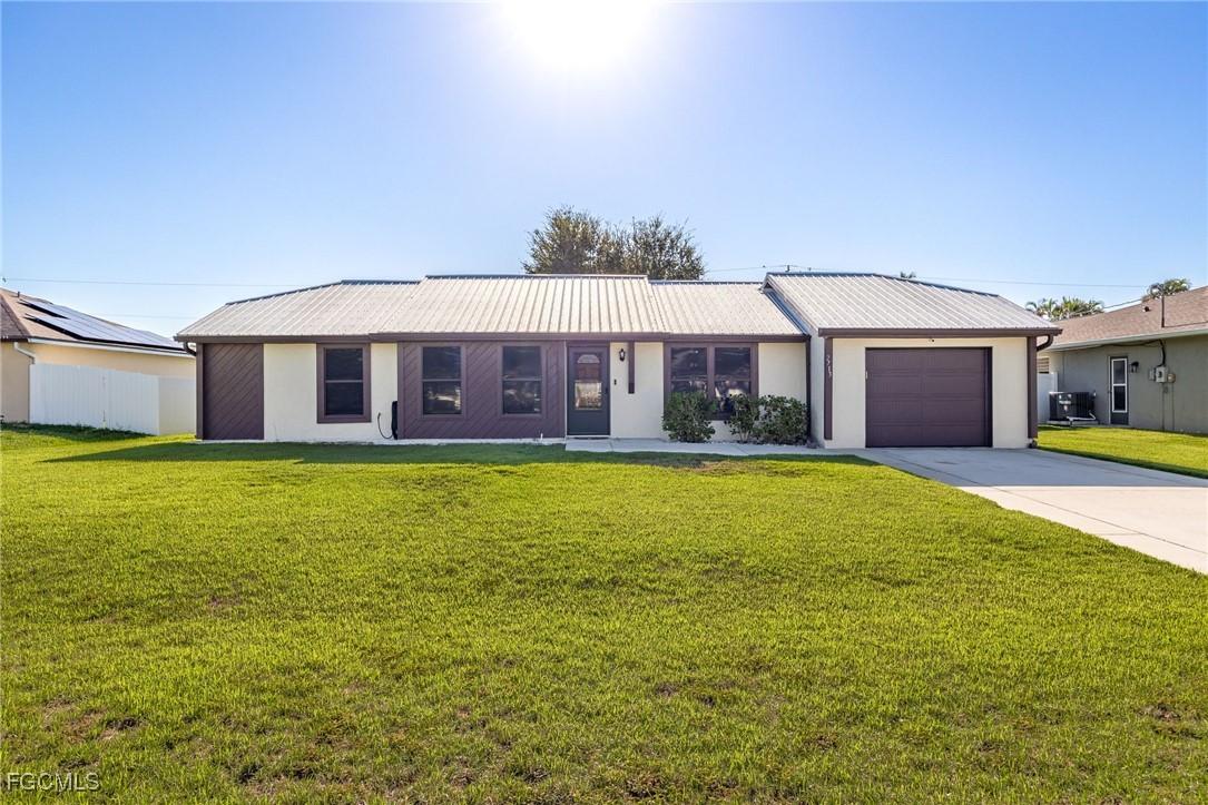 2713 SW 12th Pl., Cape Coral, FL 33914