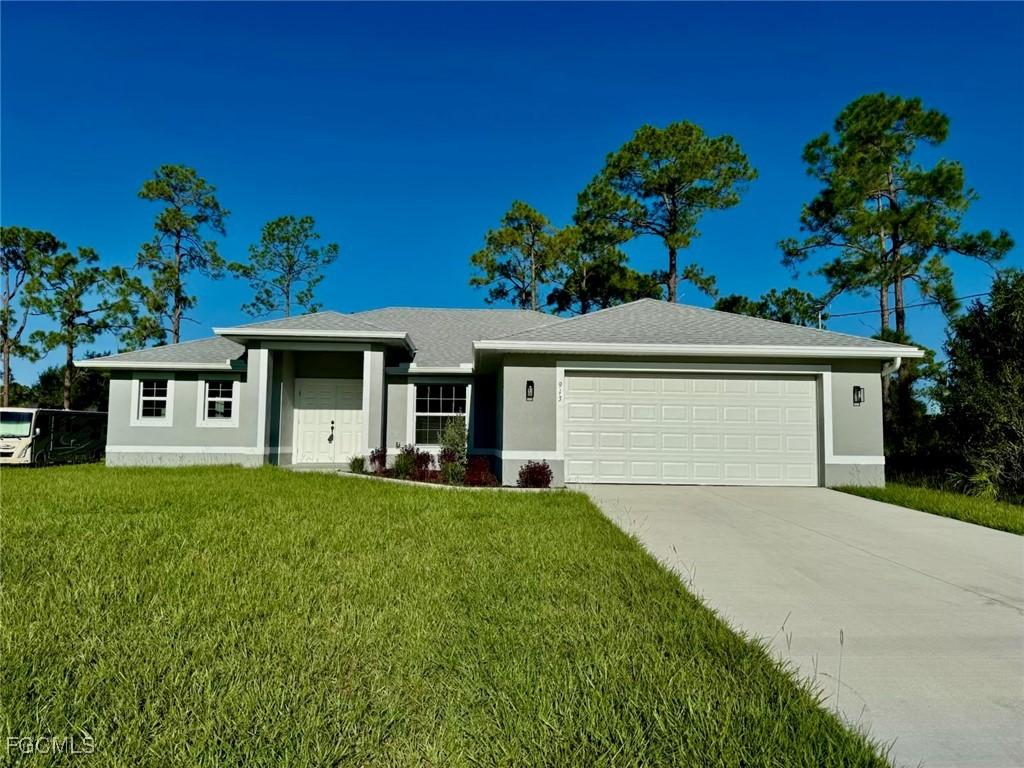 913 Desoto Ave., Lehigh Acres, FL 33972