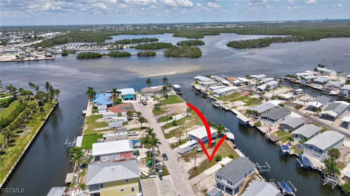 856 Oak St., Fort Myers Beach, FL 33931