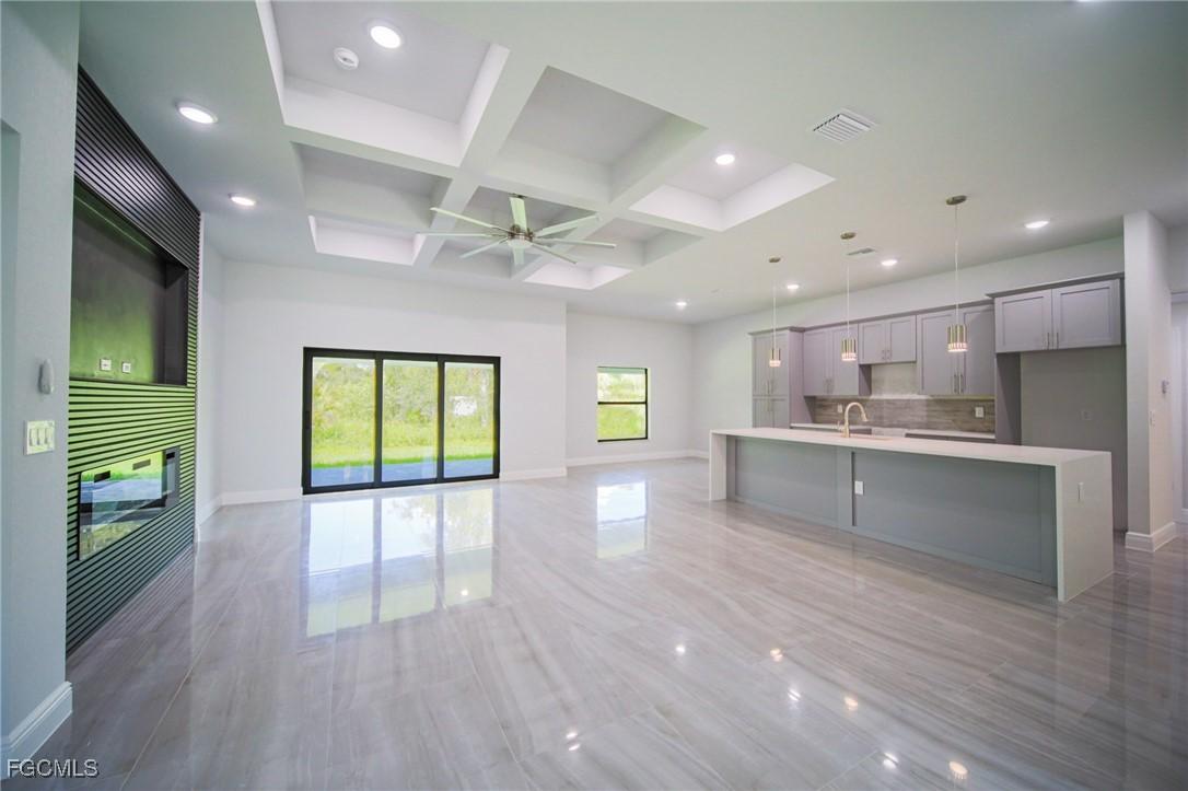 1621 Lincoln Ave., Lehigh Acres, FL 33972