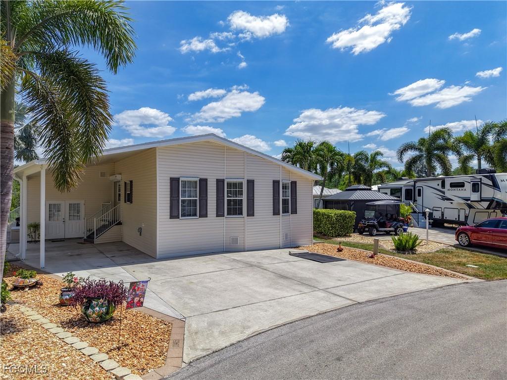 10405 Nightwood Dr., Fort Myers, FL 33905