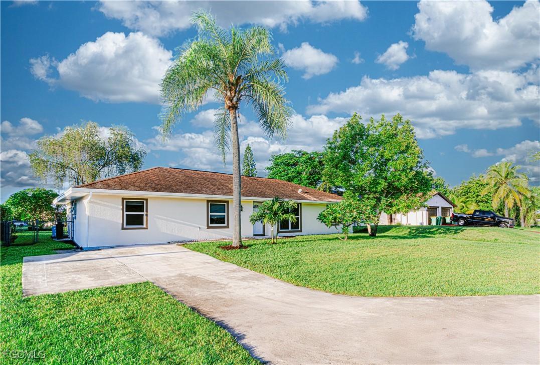 5442 29th Pl., Naples, FL 34116