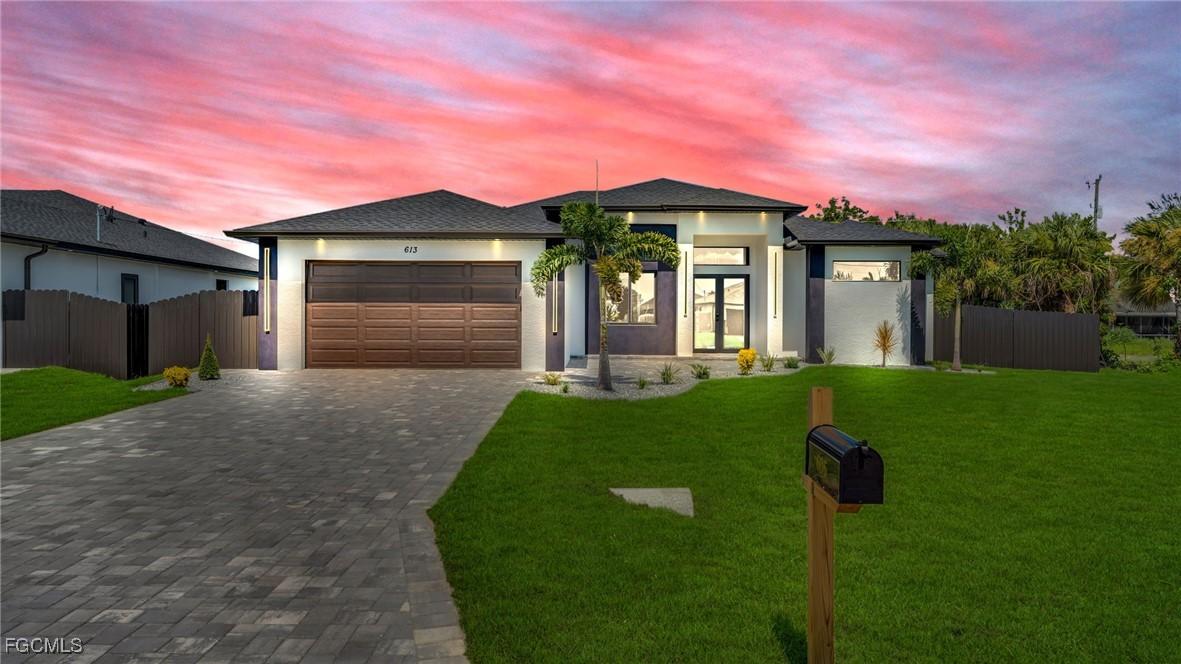 613 SW 11th Pl., Cape Coral, FL 33991
