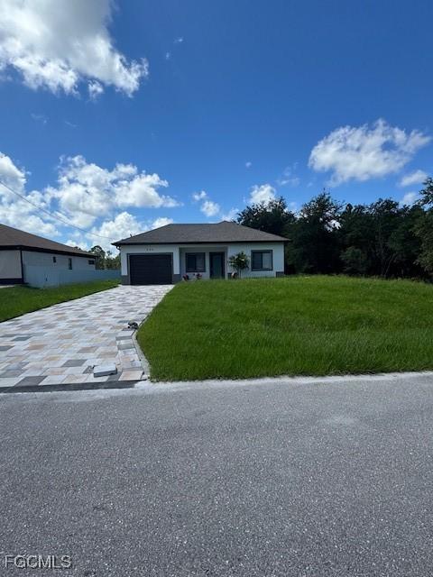 520 Millcreek St., Lehigh Acres, FL 33974