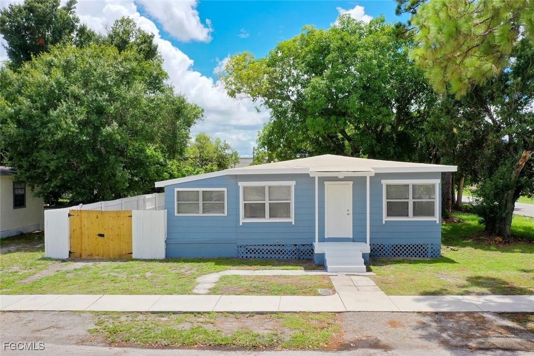 2022 Maple Ave., Fort Myers, FL 33901