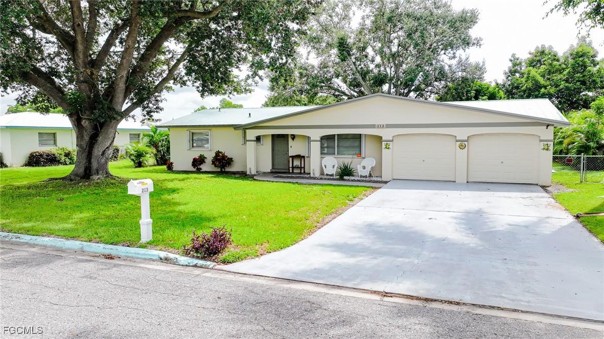 213 Jayview Ave., Lehigh Acres, FL 33936