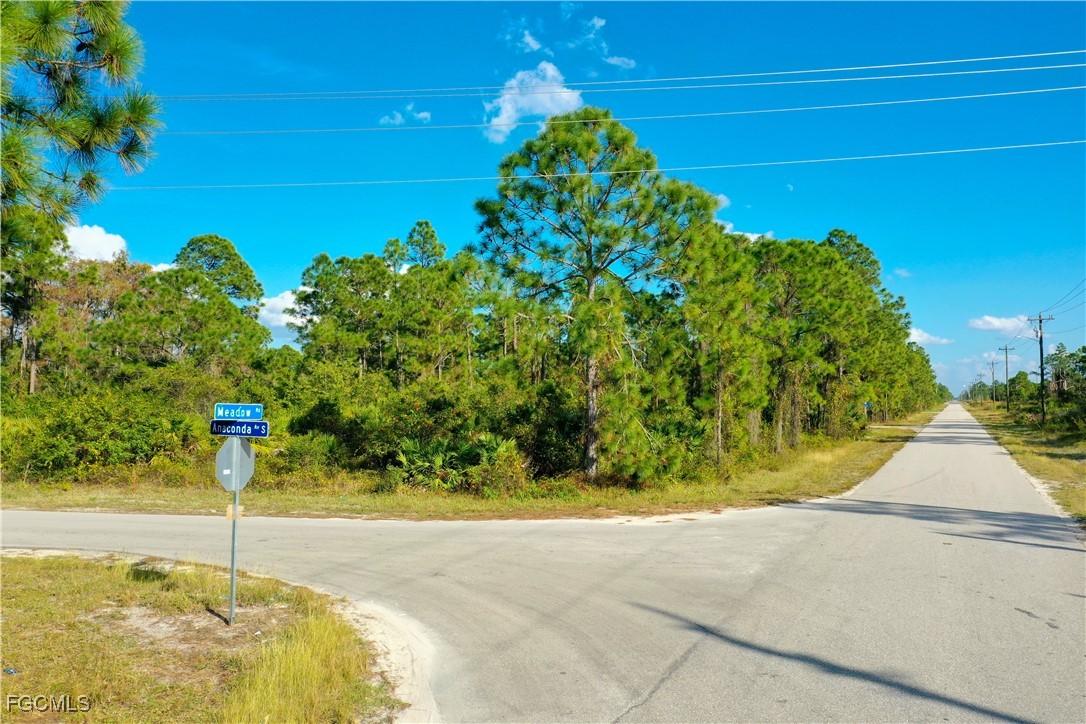 1047 Anaconda Ave., Lehigh Acres, FL 33974