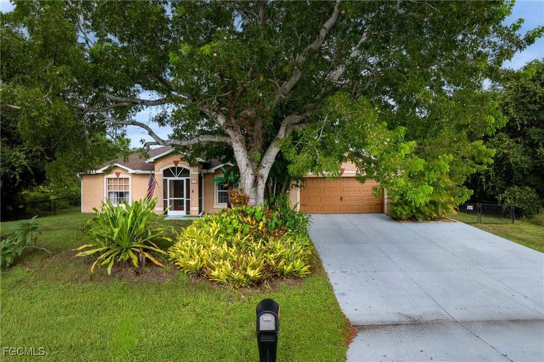 705 Magnolia Ave., Lehigh Acres, FL 33972