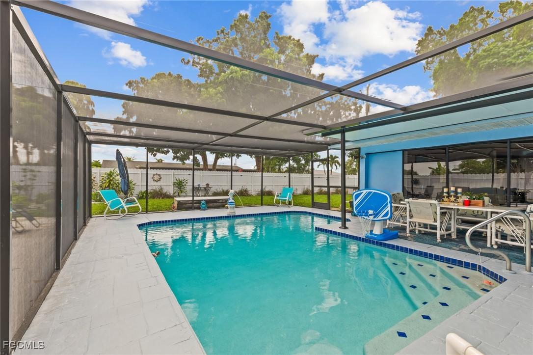 2705 SE 18th Pl., Cape Coral, FL 33904