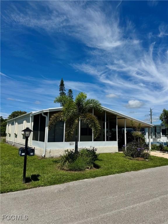 261 Poinsettia Dr., Fort Myers, FL 33905