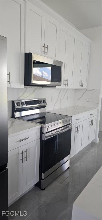 402 NW 10th St., Cape Coral, FL 33993