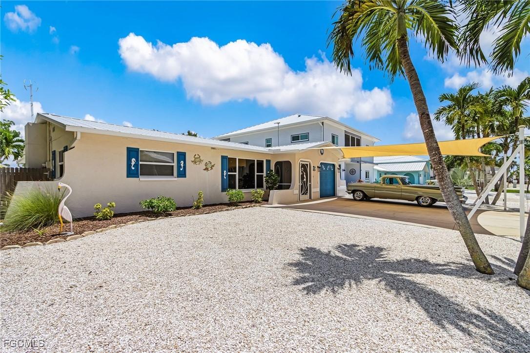 2368 Date St., St James City, FL 33956