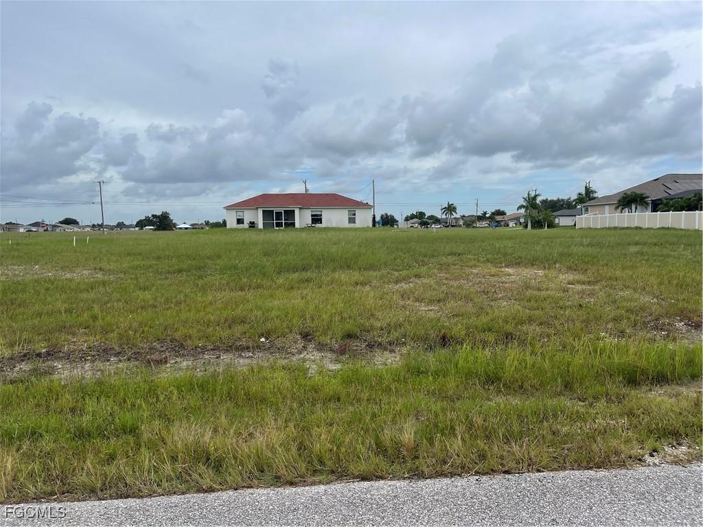 423 NW 11th St., Cape Coral, FL 33993